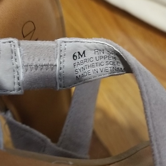 Sandals - Picture 3 of 3